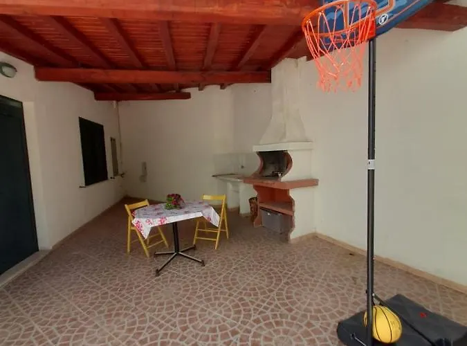 Anthony House * Guardiabruna